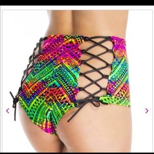 Rave wonderland shorts